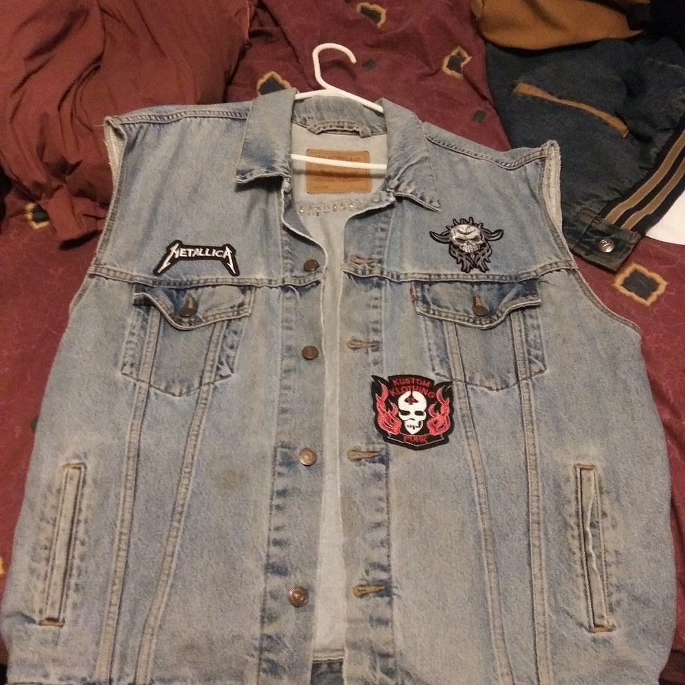 Jean jackets - Picture 7 of 7